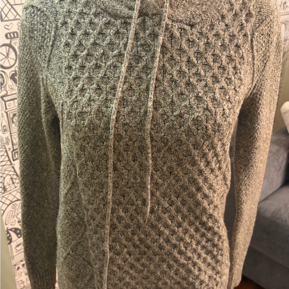 American Eagle Outfitters Hooded Pullover Sweater with drawstrings - Picture 2 of 9